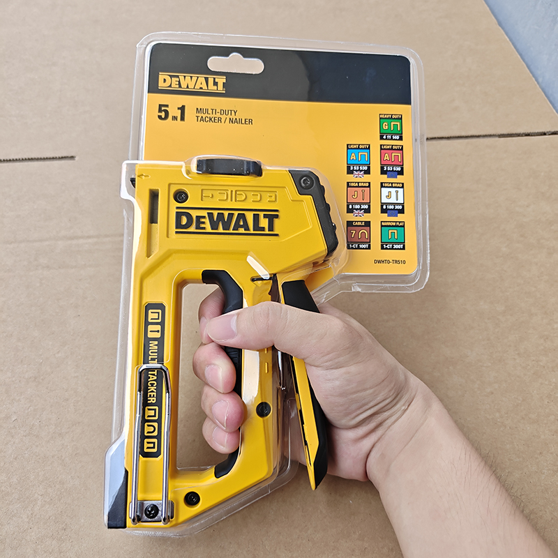 DeWALT DWHT0-TR510 5-in-1 手動ステ - Stapler Heavy Duty のレビューと価格