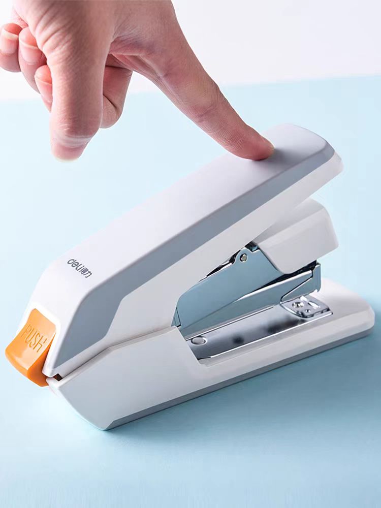 Deli 簡単デスクトップホッチキス、40 枚の容量、ワンフ - Stapler Heavy Duty のレビューと価格